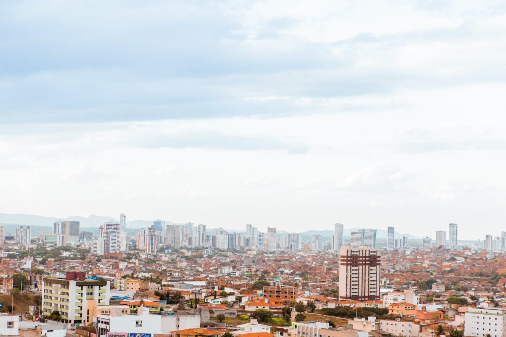 São mais de 140 empresas cadastradas e mais de 400 postos em diversas áreas (Imagem: Elvis Edson)
