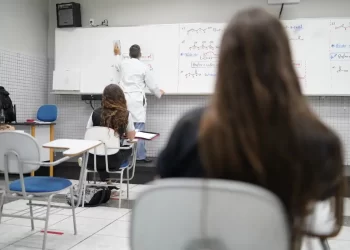 Pé de meia é ampliado para mais de um milhão de estudantes