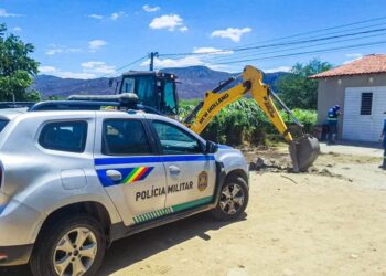 Operação contra furto de água em Caruaru desativa ligações irregulares