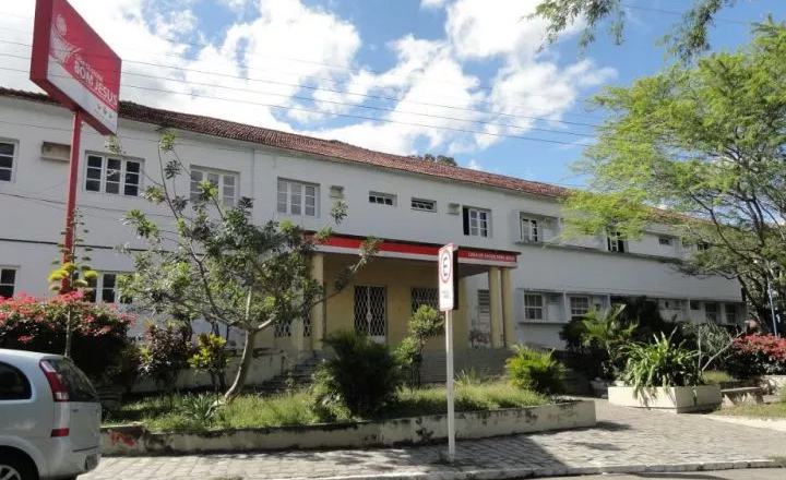 Técnicos de enfermagem realizam parada de advertência em Caruaru