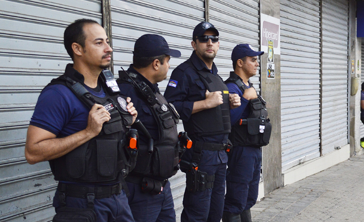 Cadastro de ambulantes de frutas e verduras é realizado em Caruaru