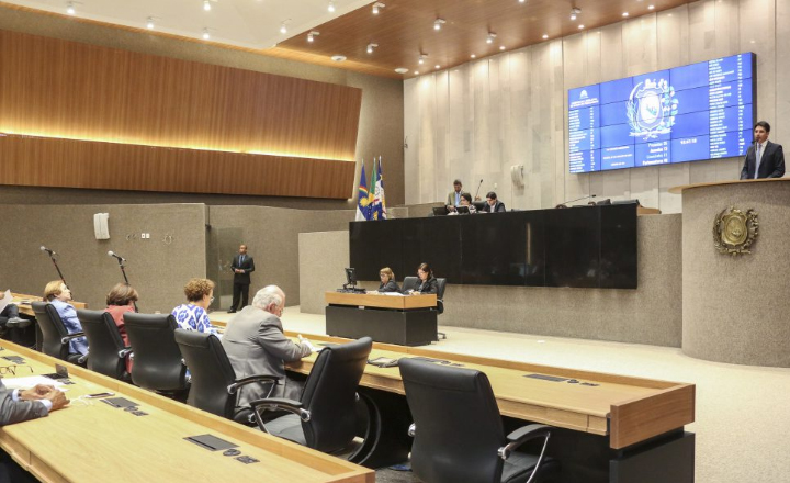 Alepe aprova piso salarial de advogados em Pernambuco