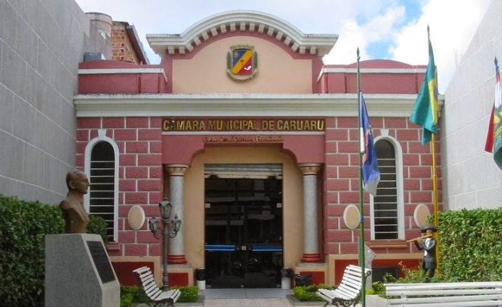 OAB Caruaru recebe homenagem na Câmara Municipal