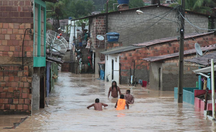 Cartão Reforma dará prioridade a municípios de Pernambuco atingidos por enchentes