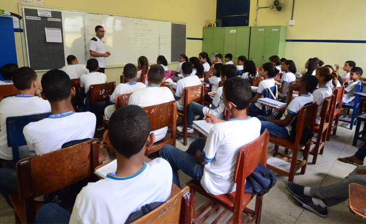 Lei determina criação de comissões de apoio em escolas públicas de Pernambuco