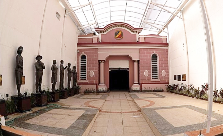 Sessão Solene homenageia centenário de José Condé