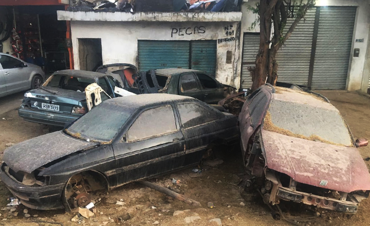Destra notifica ferros-velhos em Caruaru