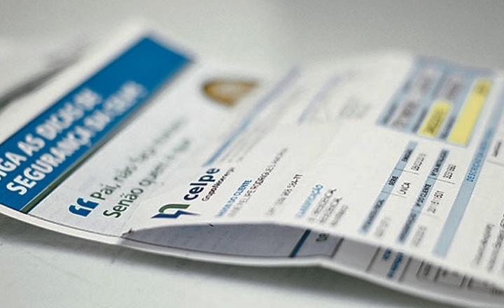 Conta de energia aplicará bandeira tarifária mais alta no mês de outubro