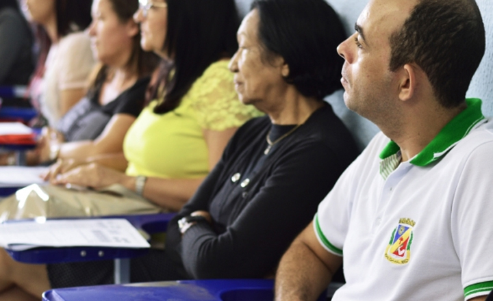 Professores de Caruaru recebem reajuste salarial