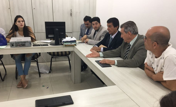 Câmara Municipal de Caruaru recebe grupo de proteção animal