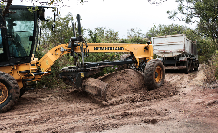 Obras recuperam estradas do Primeiro Distrito Rural de Caruaru