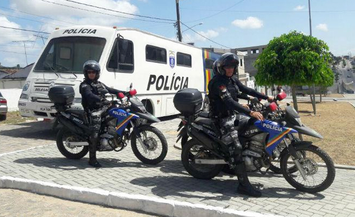 Operação da Polícia Militar aborda mais de 500 pessoas em Caruaru