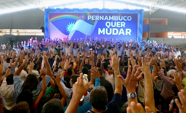 Evento da Oposição reúne 5 mil pessoas em Caruaru