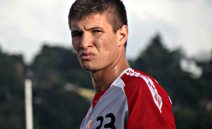 Central empresta zagueiro a clube europeu