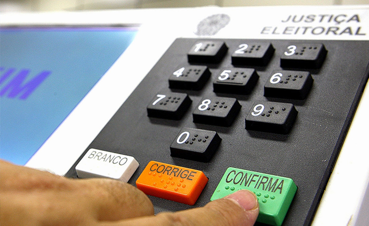 Instituto Datafolha divulga pesquisa de intenção de votos para governador de Pernambuco