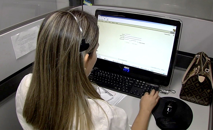 Tribunal Eleitoral de Pernambuco realiza atendimento por telefone durante segundo turno