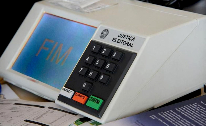 Em Caruaru, mulher é detida acusada de tirar foto de urna