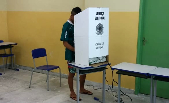 Urnas eletrônicas são instaladas na Funase de Caruaru