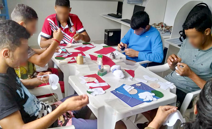 Socioeducandos de Caruaru participam de oficina de feltro