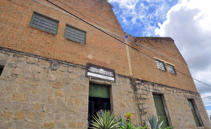 Palestras sobre Museu da Fábrica Caroá são promovidas para alunos de Caruaru