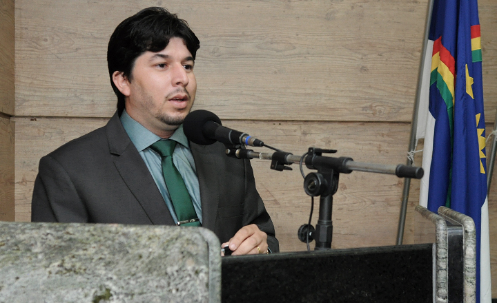 Vereador de Caruaru anuncia desligamento de base do governo municipal