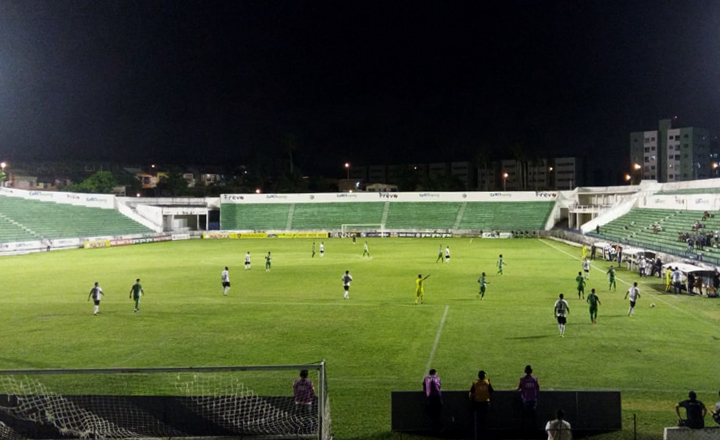 Central vence América e reassume liderança do Campeonato Pernambucano