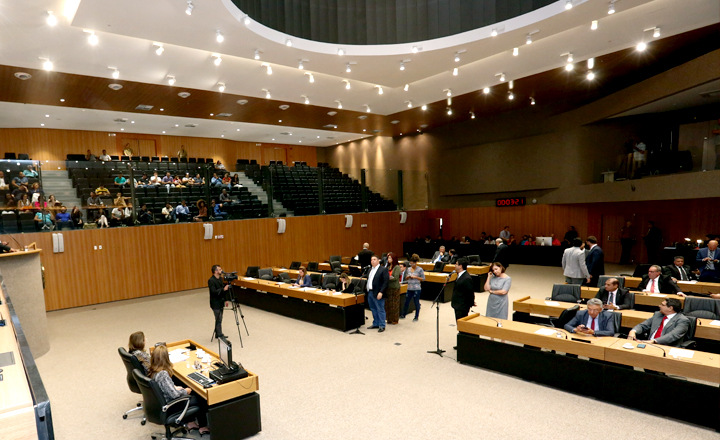 Deputados de Pernambuco discutem sobre concurso para público LGBT
