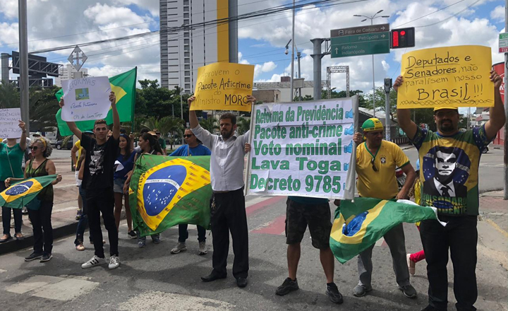 Ato em apoio a governo Bolsonaro é realizado em Caruaru