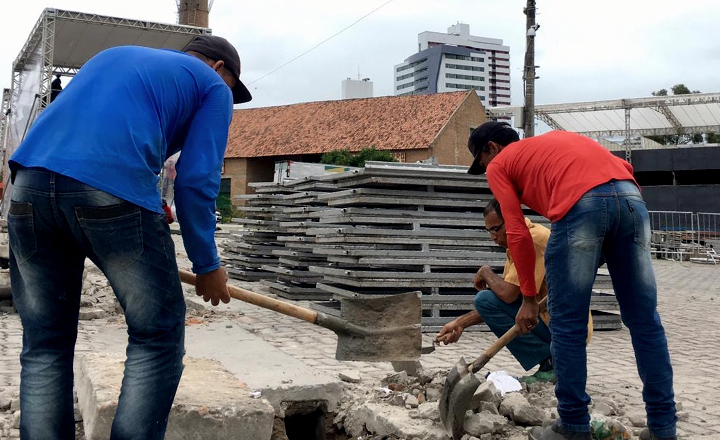 Reeducandos trabalham em preparativos para São João de Caruaru