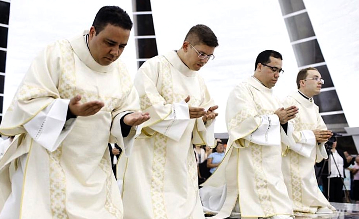 Diocese de Caruaru ordena novos padres neste sábado (29)