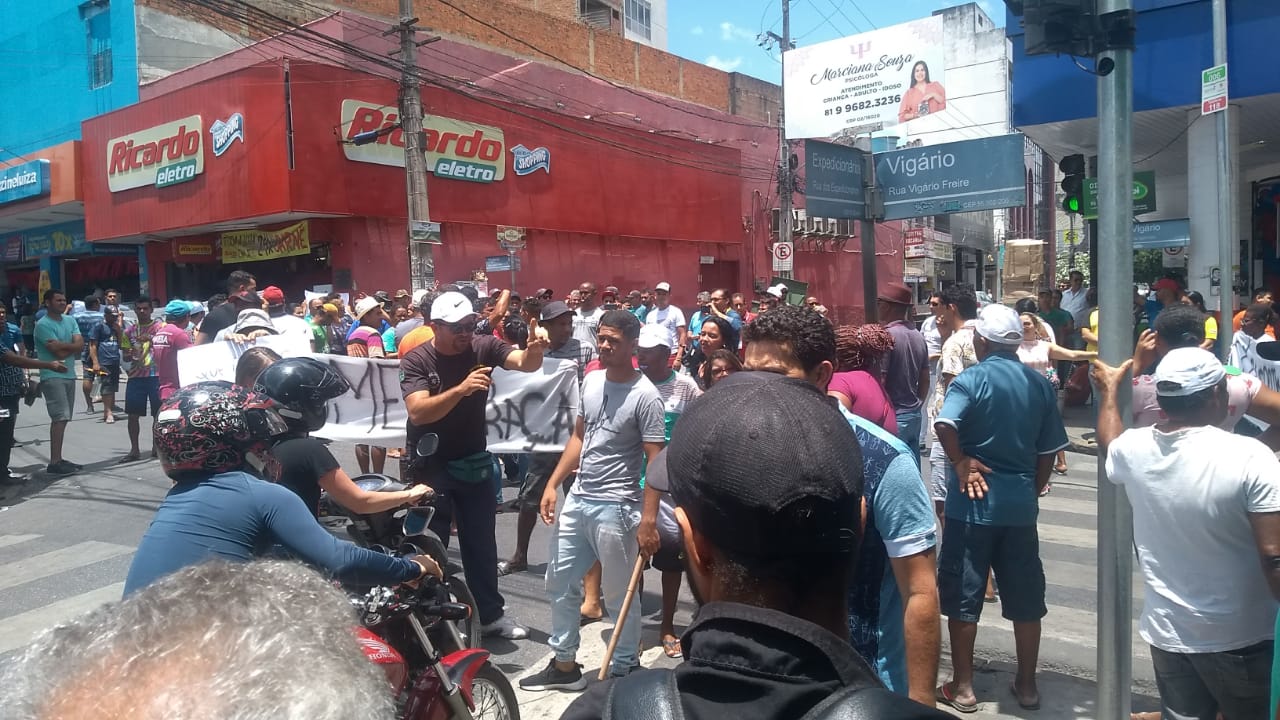 Ambulantes realizam novo protesto no Centro de Caruaru