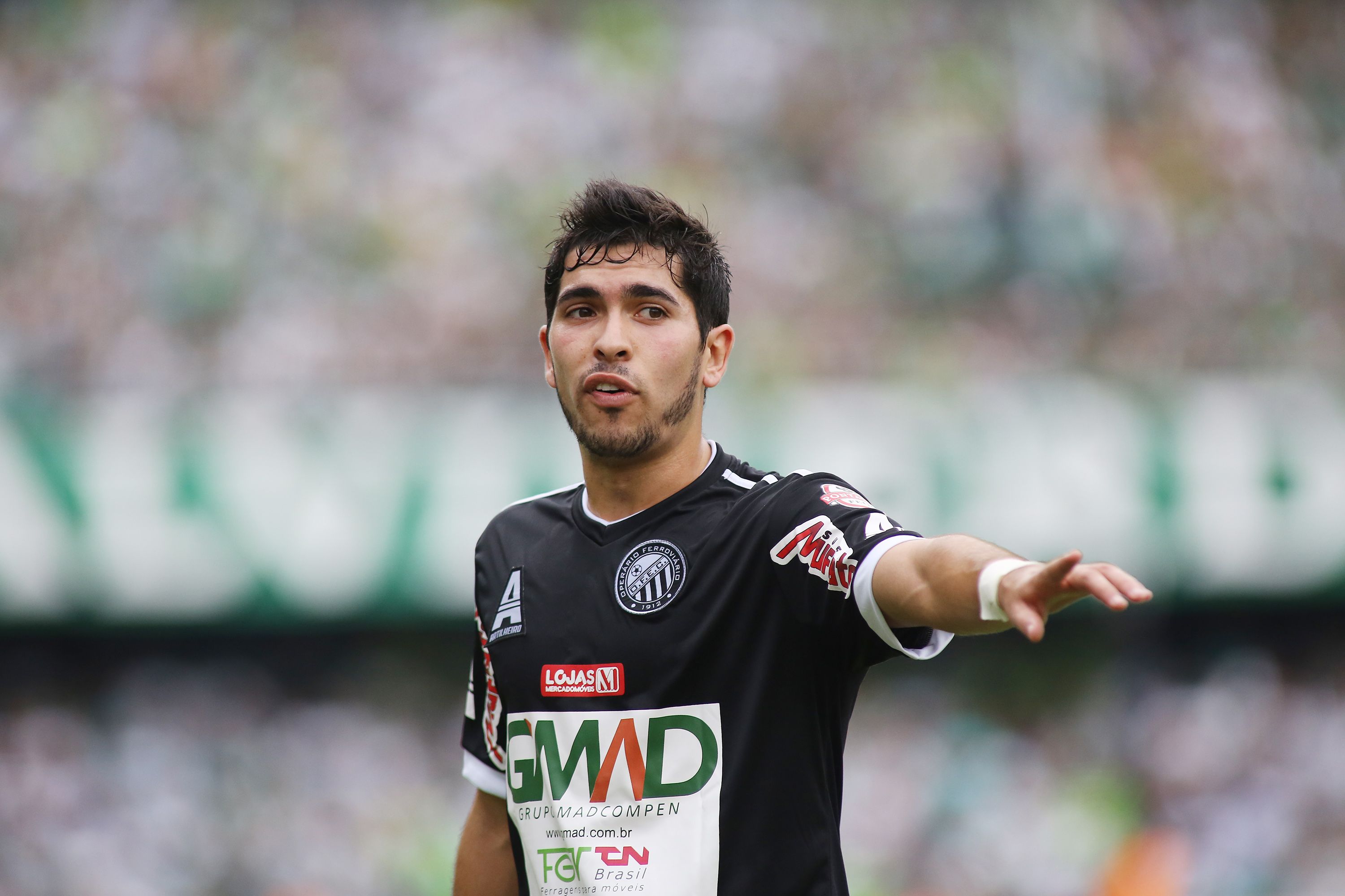 Volante ex-Santa Cruz poderá ser anunciado no Central