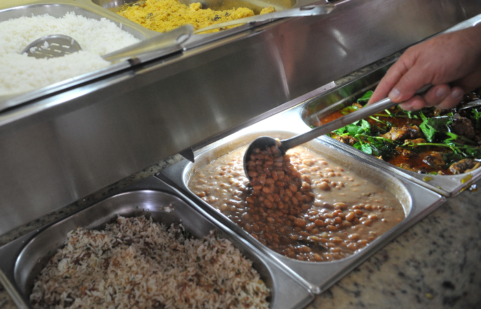 Sancionada a lei que permite doação de refeições não vendidas