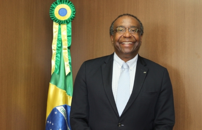 Bolsonaro anuncia Carlos Alberto Decotelli como novo ministro da Educação