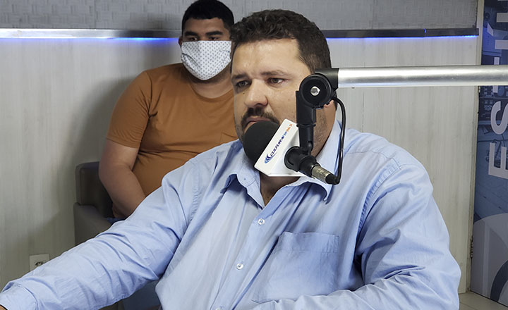 “Caruaru não pode mais ficar restrita ao coronelismo”, afirma Rafael Wanderley