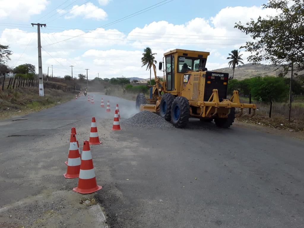 Começam as obras de restauração da rodovia PE-83, em Cumaru
