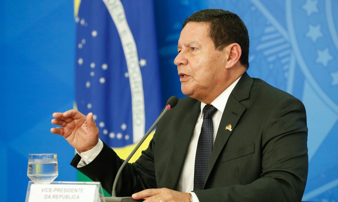 Vice-presidente Hamilton Mourão testa positivo para covid-19