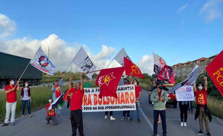 Protesto contra governo federal é realizado nesta terça (13) em Caruaru