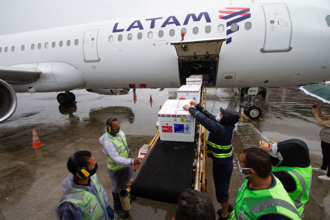 Pernambuco recebe mais 52 mil doses da vacina CoronaVac
