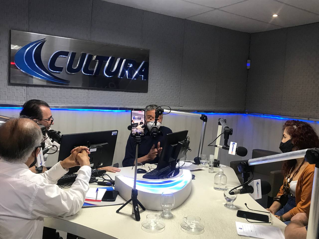 No Mesa Redonda, deputado José Queiroz chama gestão Raquel Lyra de “gato por lebre”