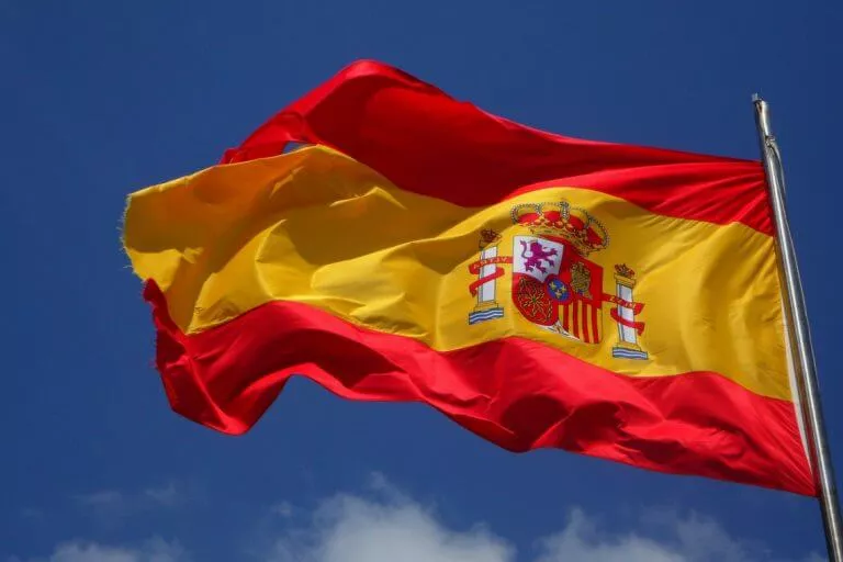 Escola de idiomas oferece 10 bolsas de estudos para curso de espanhol em Bezerros