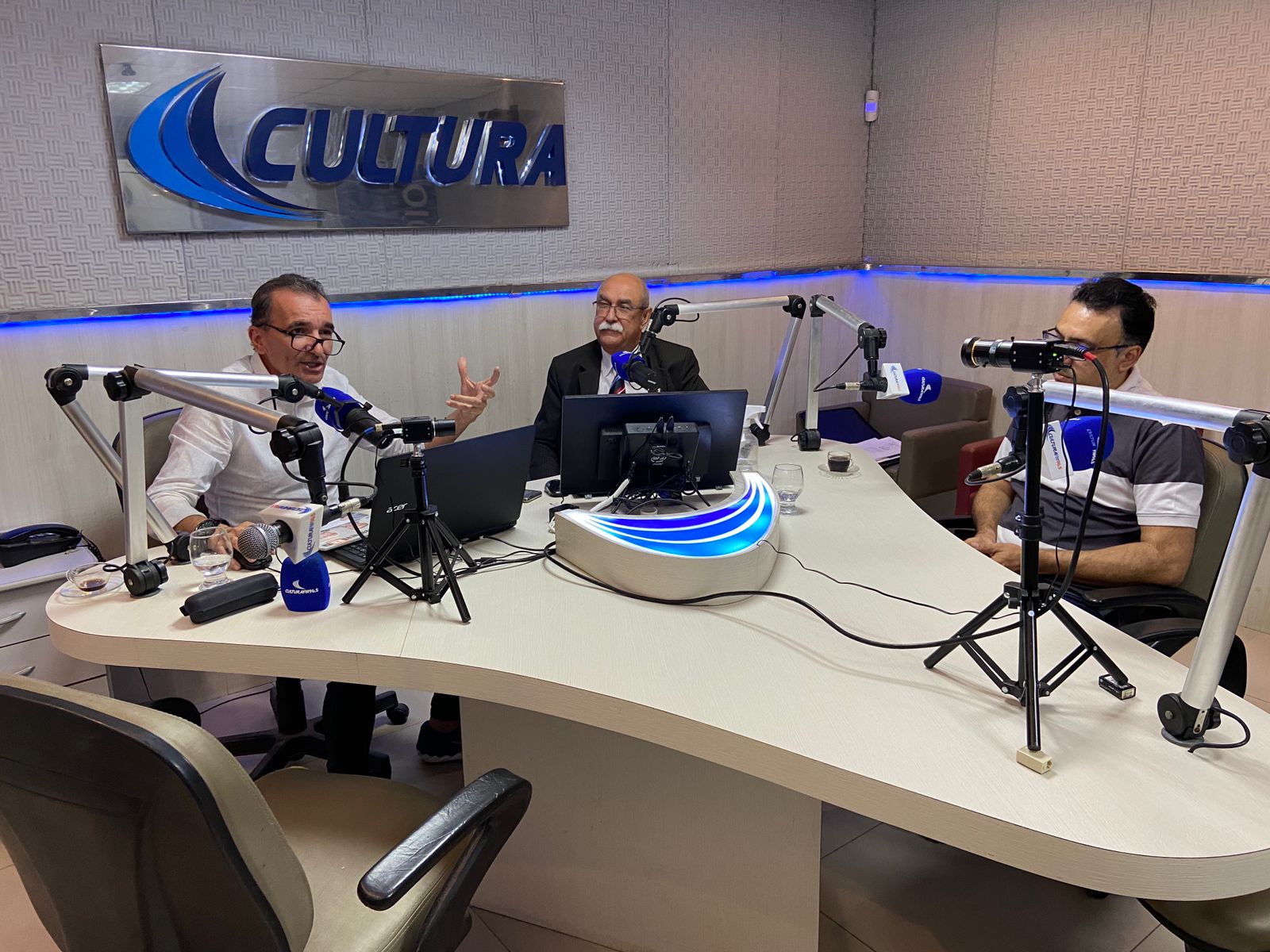 Juiz da propaganda eleitoral autoriza eleitor a votar com toalha do seu candidato em Caruaru