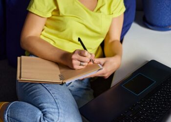 Governo lança programa com mais de 25 mil vagas para cursos profissionalizantes em Pernambuco 