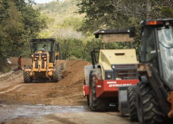 Estrada de Malhada de Pedra recebe vistoria da governadora Raquel Lyra
