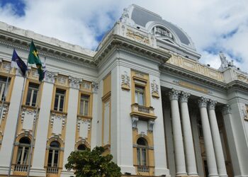 TJPE alerta população sobre golpes em nome da instituição