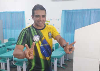 Fernando Rodolfo foi o último candidato a prefeito a votar em Caruaru