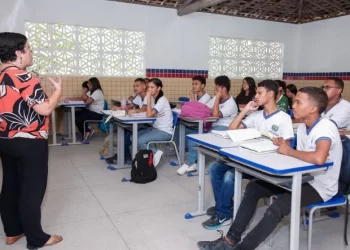 Pernambuco deve convocar mais de 4 mil professores até novembro