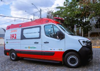 Samu Caruaru passa a contar com nova ambulância