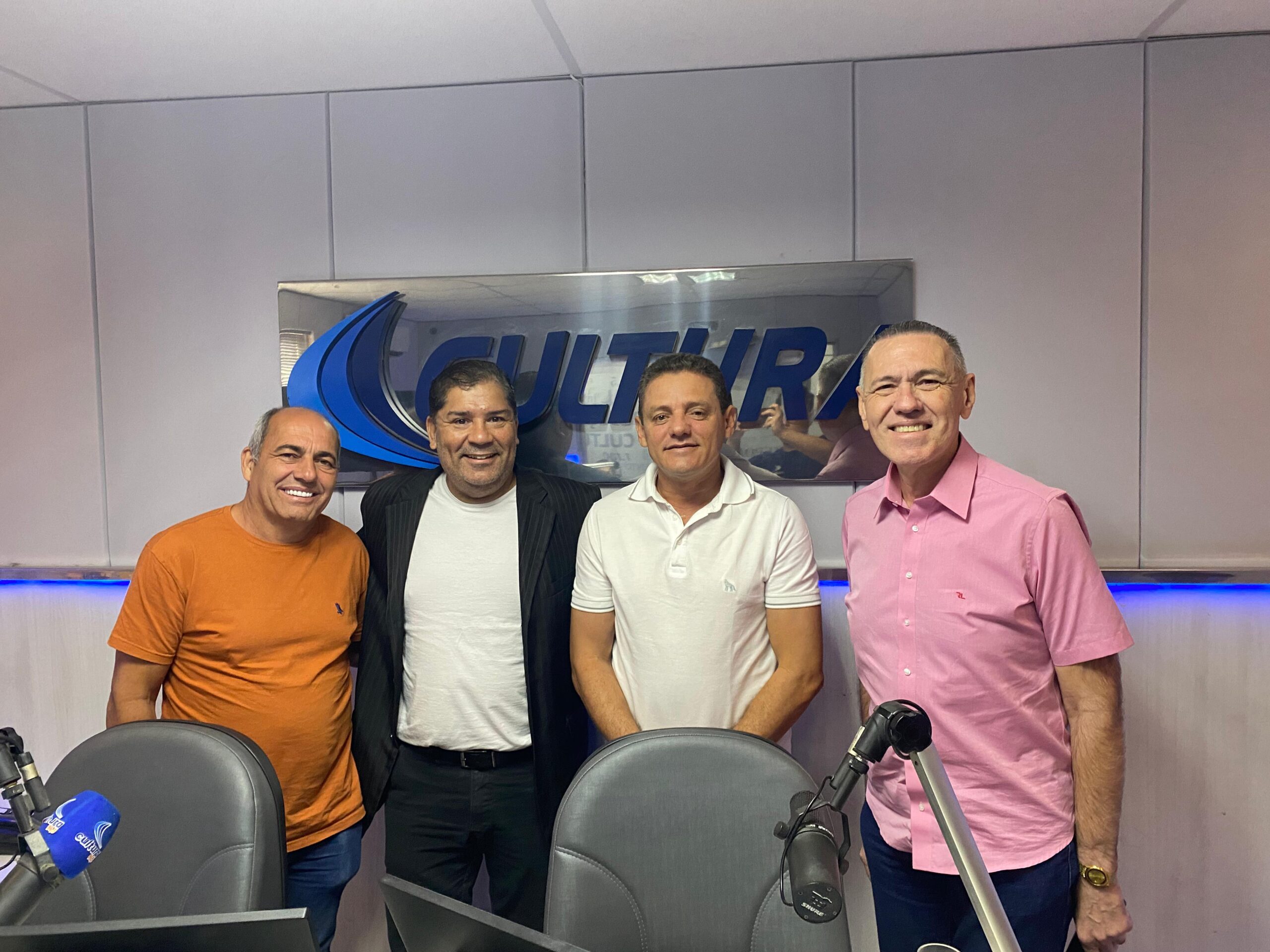 ‘A gente já coloca o nosso nome à disposição’, diz Ricardo Liberato sobre disputa da presidência da Câmara