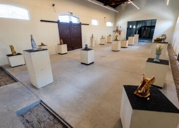 Exposição de arte que junta a tradição barroca e o abstrato acontece em Caruaru